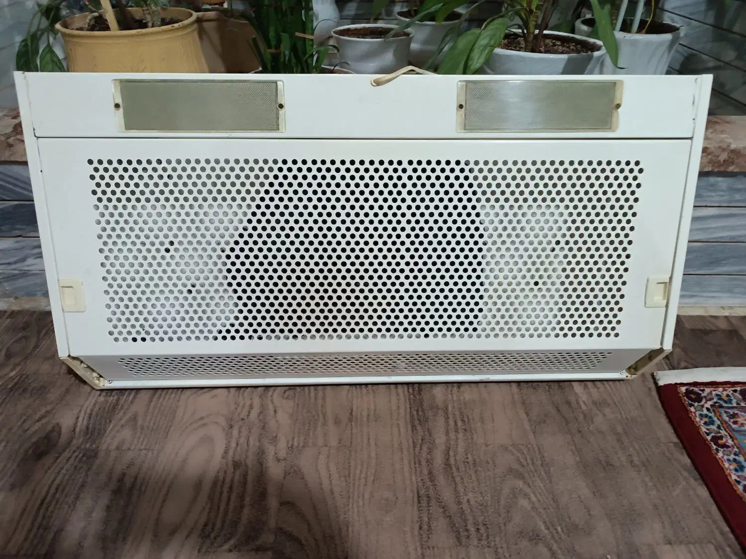 هود بیمکث|هود|کرمانشاه, |دیوار