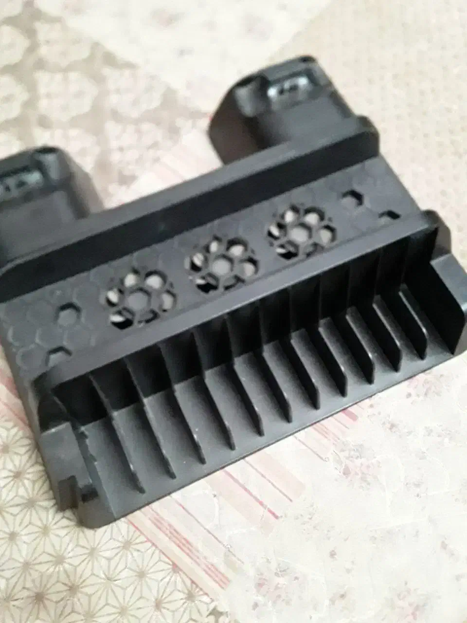 فن خنک کننده ای دسته ای پی اس فور|کنسول، بازی ویدئویی و آنلاین|پرند, فاز ۵|دیوار