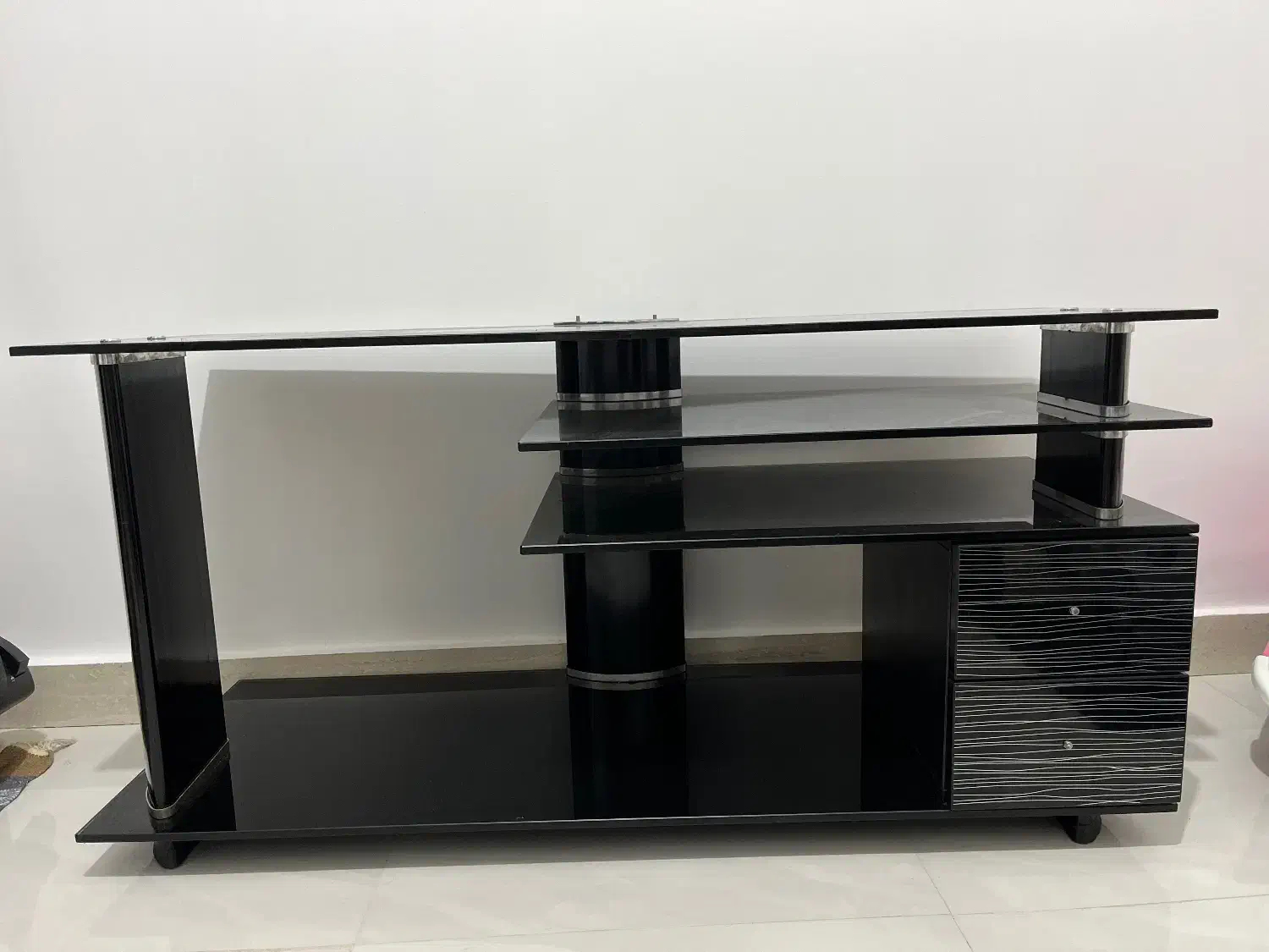 میز تلوزیون|میز تلویزیون|رشت, حمیدیان|دیوار