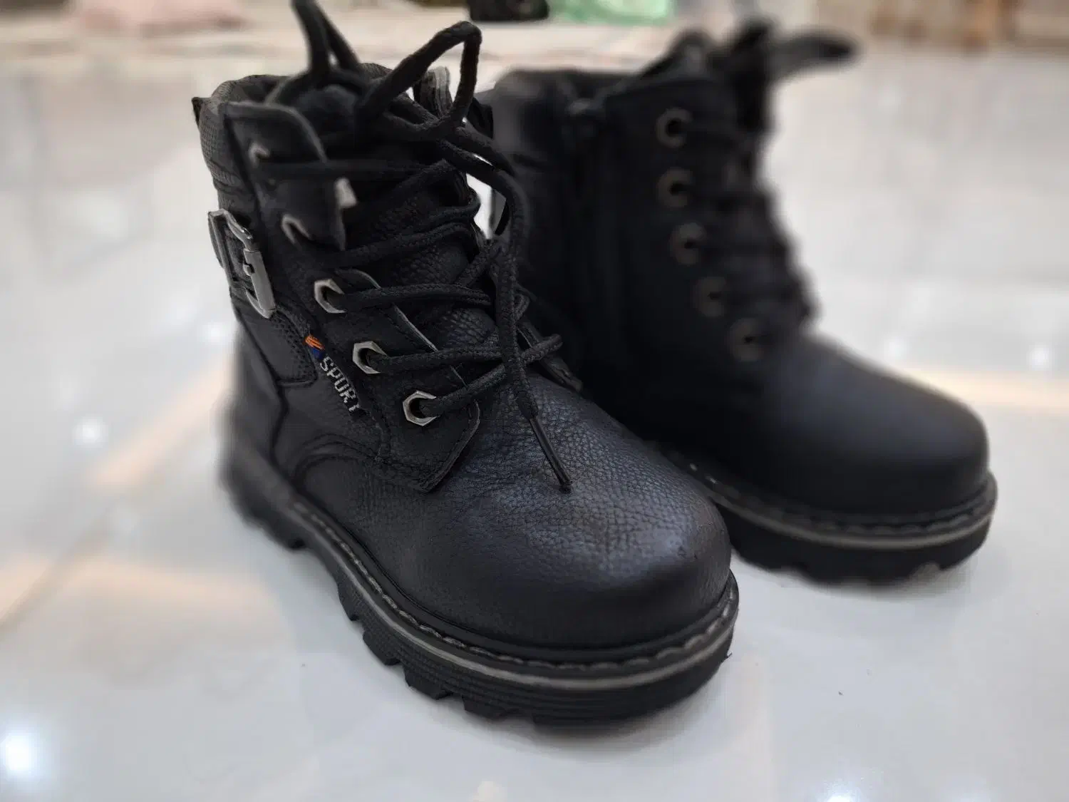 بوت کودکانه|کفش و لباس بچه|قدس, شهر‌قدس|دیوار