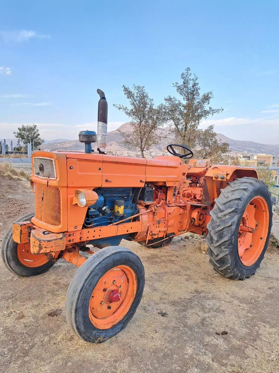 تراکتور رومانی نارنجی مدل 63 تمام فابریک پلم|خودرو سنگین|بانه, |دیوار