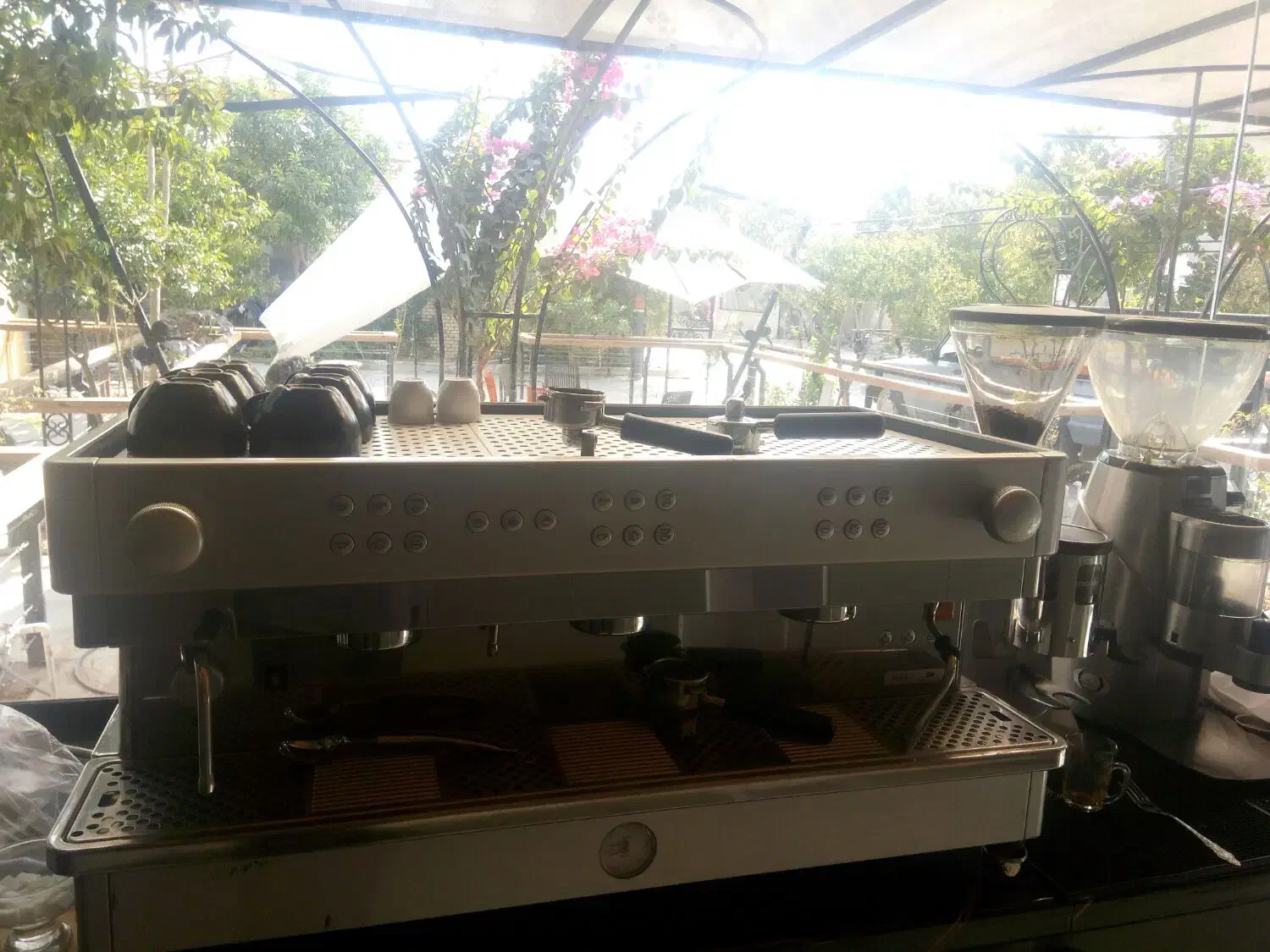 باریستا حرفه ای استخدام کافی شاپ|استخدام خدمات فروشگاه و رستوران|کاشان, مدرس|دیوار