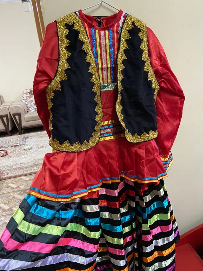 لباس محلی|لباس|رشت, جانبازان|دیوار