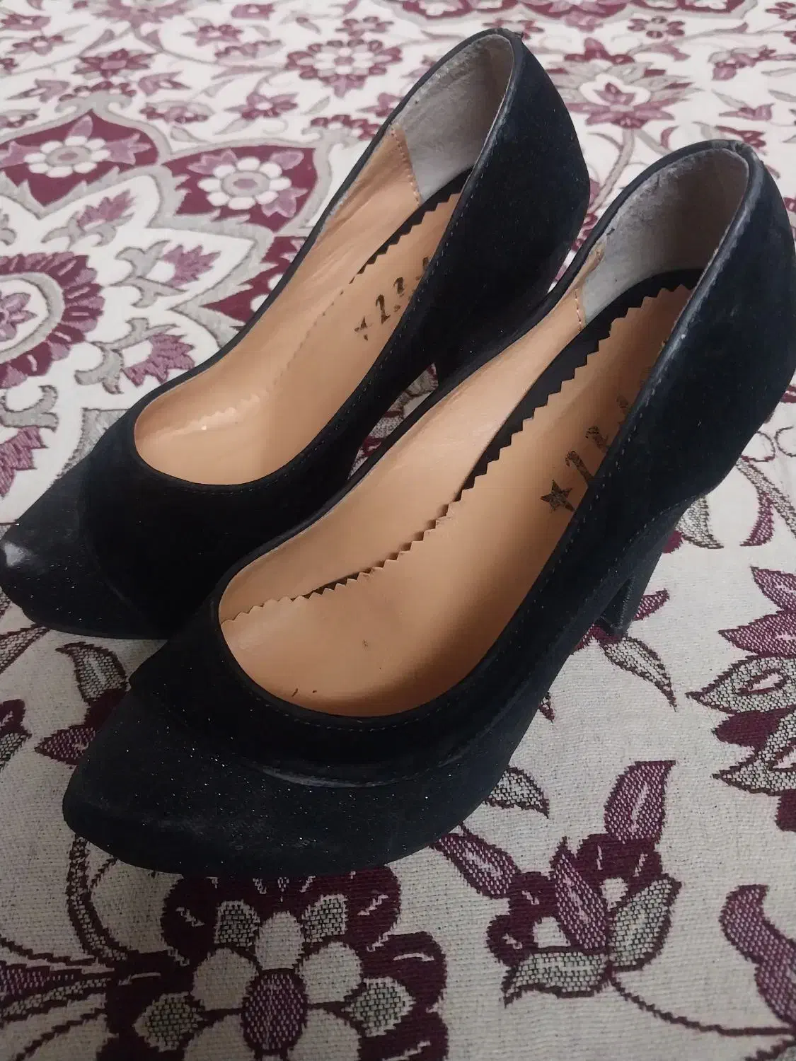 کفش مجلسی|کیف، کفش، کمربند|خوی, |دیوار