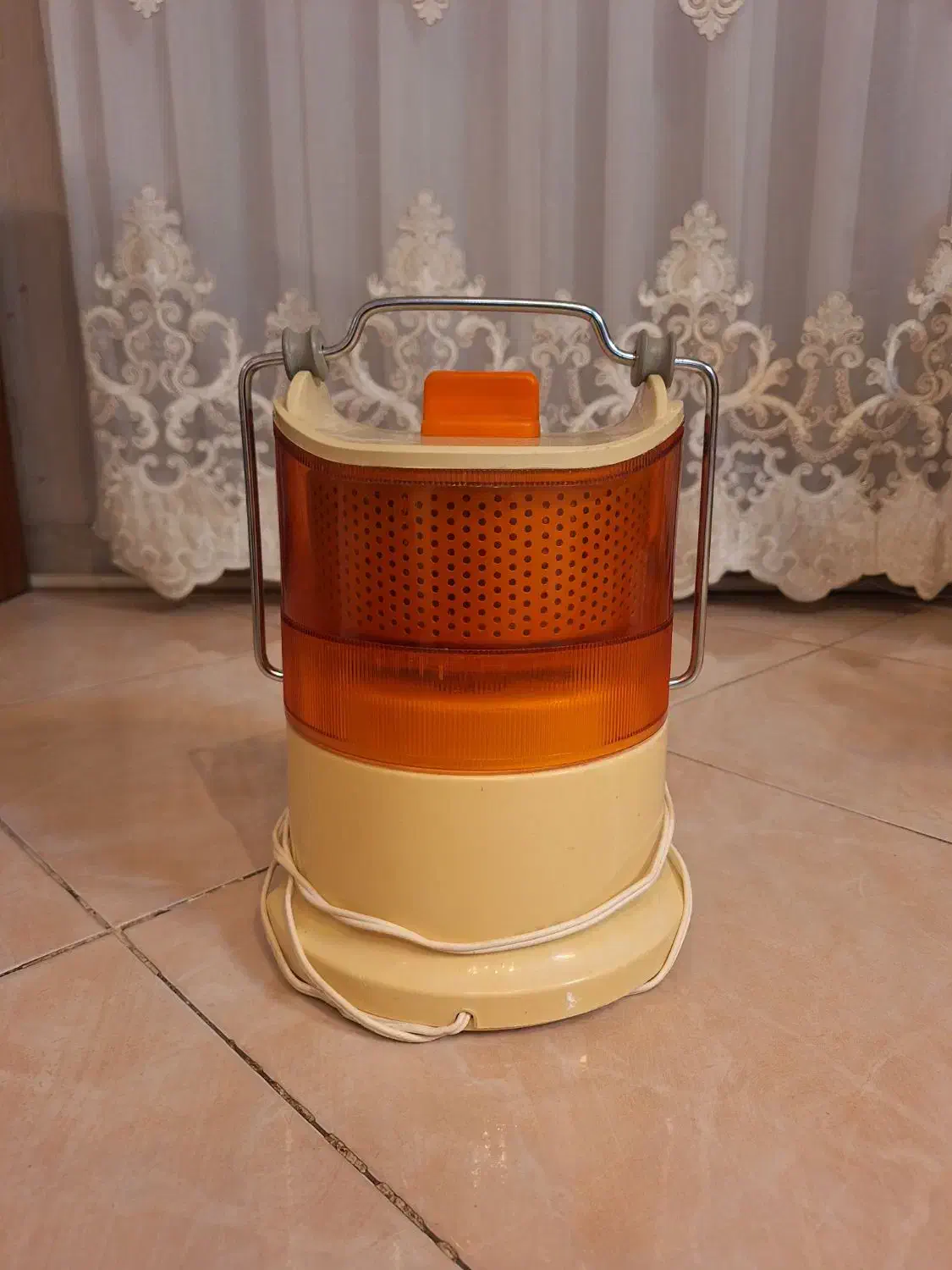 آبمیوه گیری توشیبا و تابه چدن روسی و ظروف کریستال|آبمیوه‌گیر و آب‌مرکبات‌گیر|ورامین, ورامین|دیوار