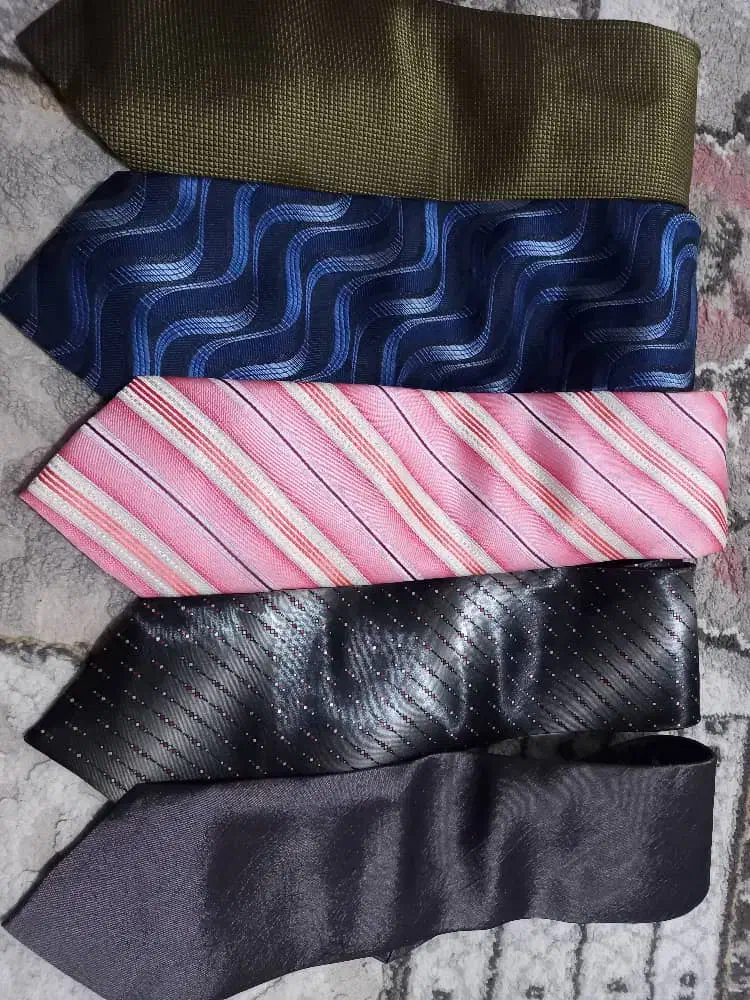 کراوات|لباس|رشت, شهرک صبا|دیوار