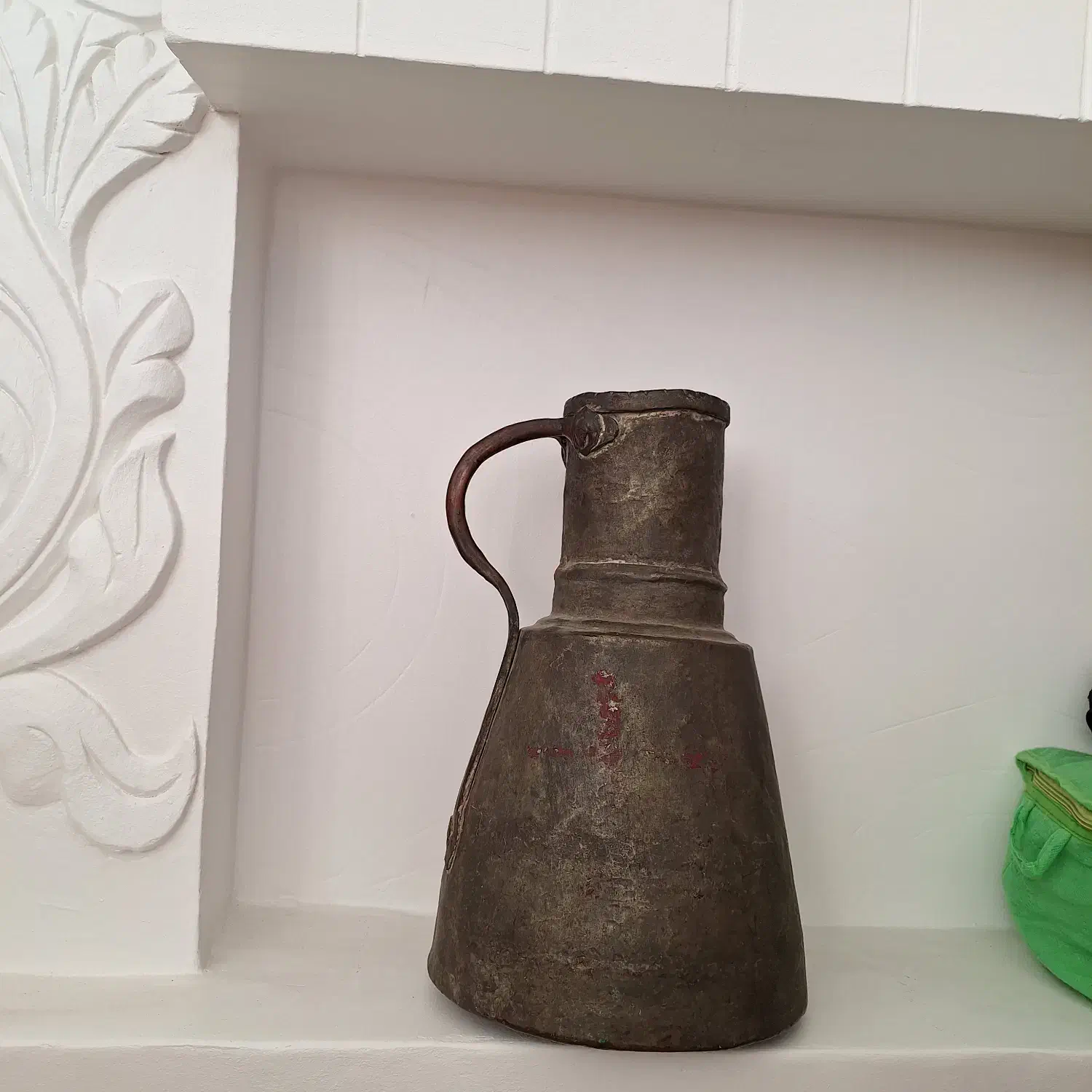 مشربه مسی|کلکسیون اشیاء عتیقه|ساری, |دیوار