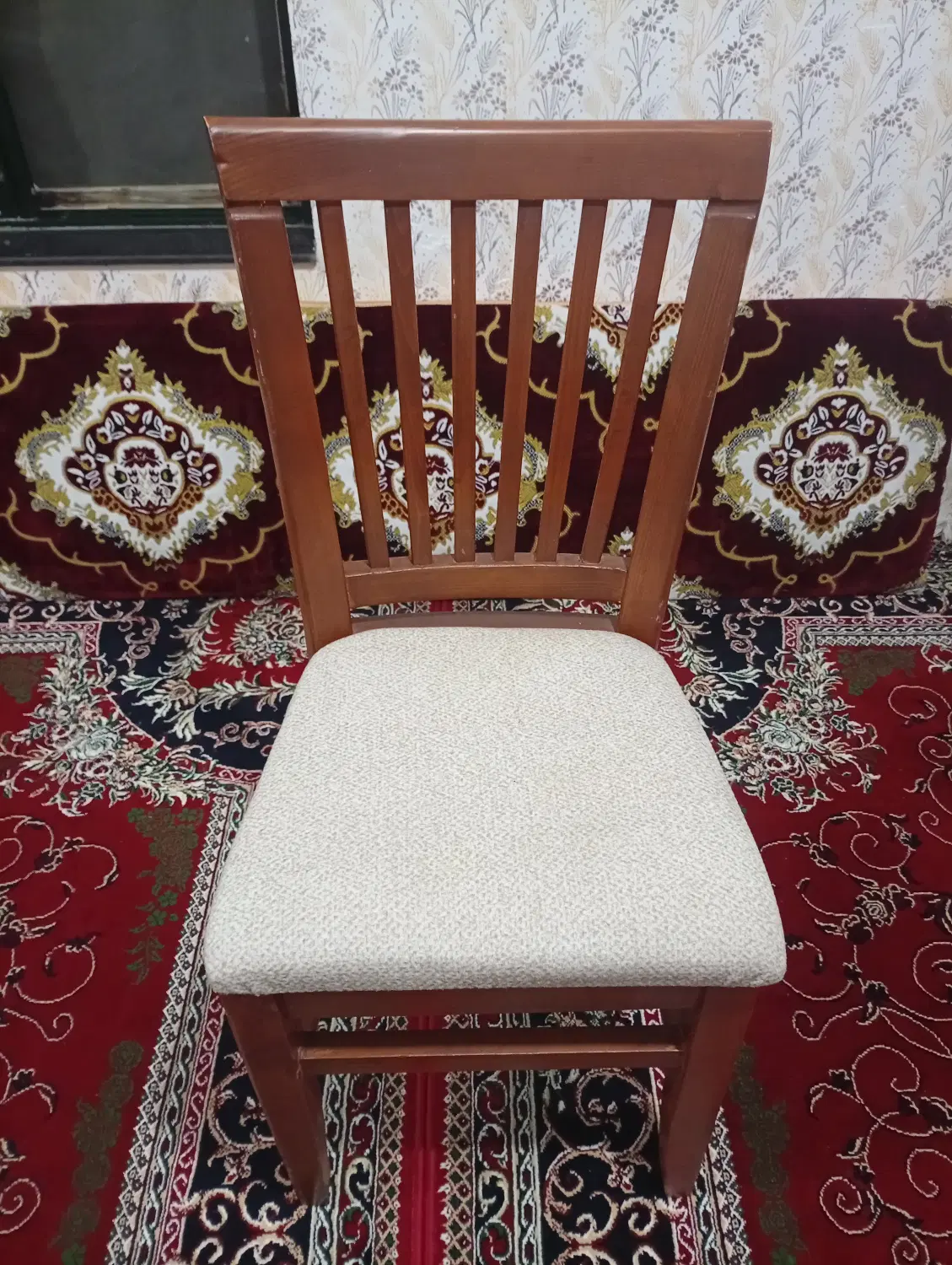 صندلی|صندلی و نیمکت|اسالم, |دیوار