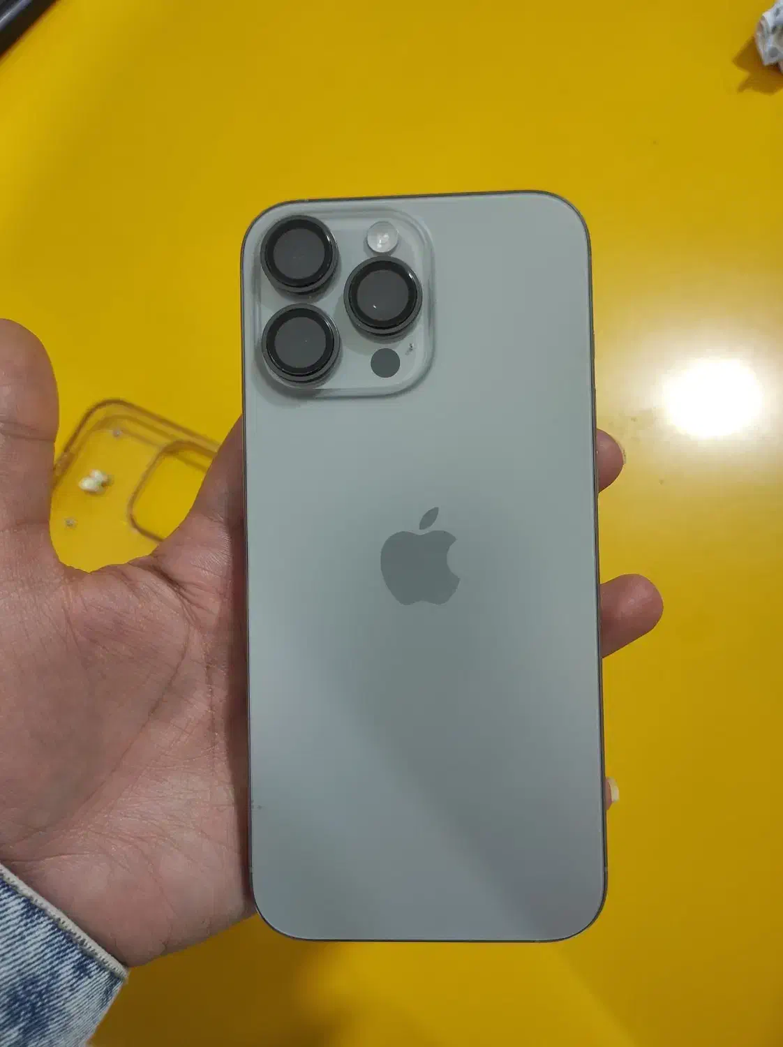 Iphon 16 pro max|موبایل|جم, |دیوار