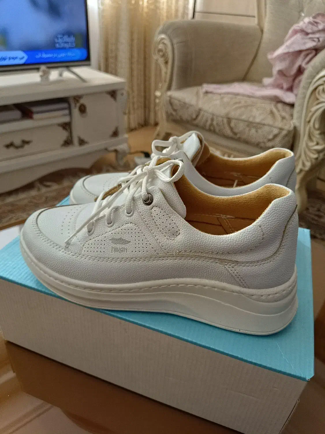 کفش سفید|کیف، کفش، کمربند|کاشان, شهرک ولیعصر|دیوار