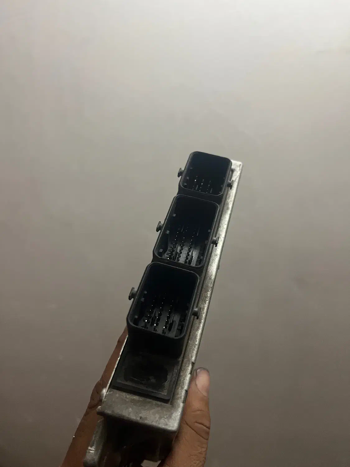 خطر۲۰۶ ایسیو دینام هیدرولیک سپر|قطعات یدکی و لوازم جانبی|اصفهان, خلجا|دیوار