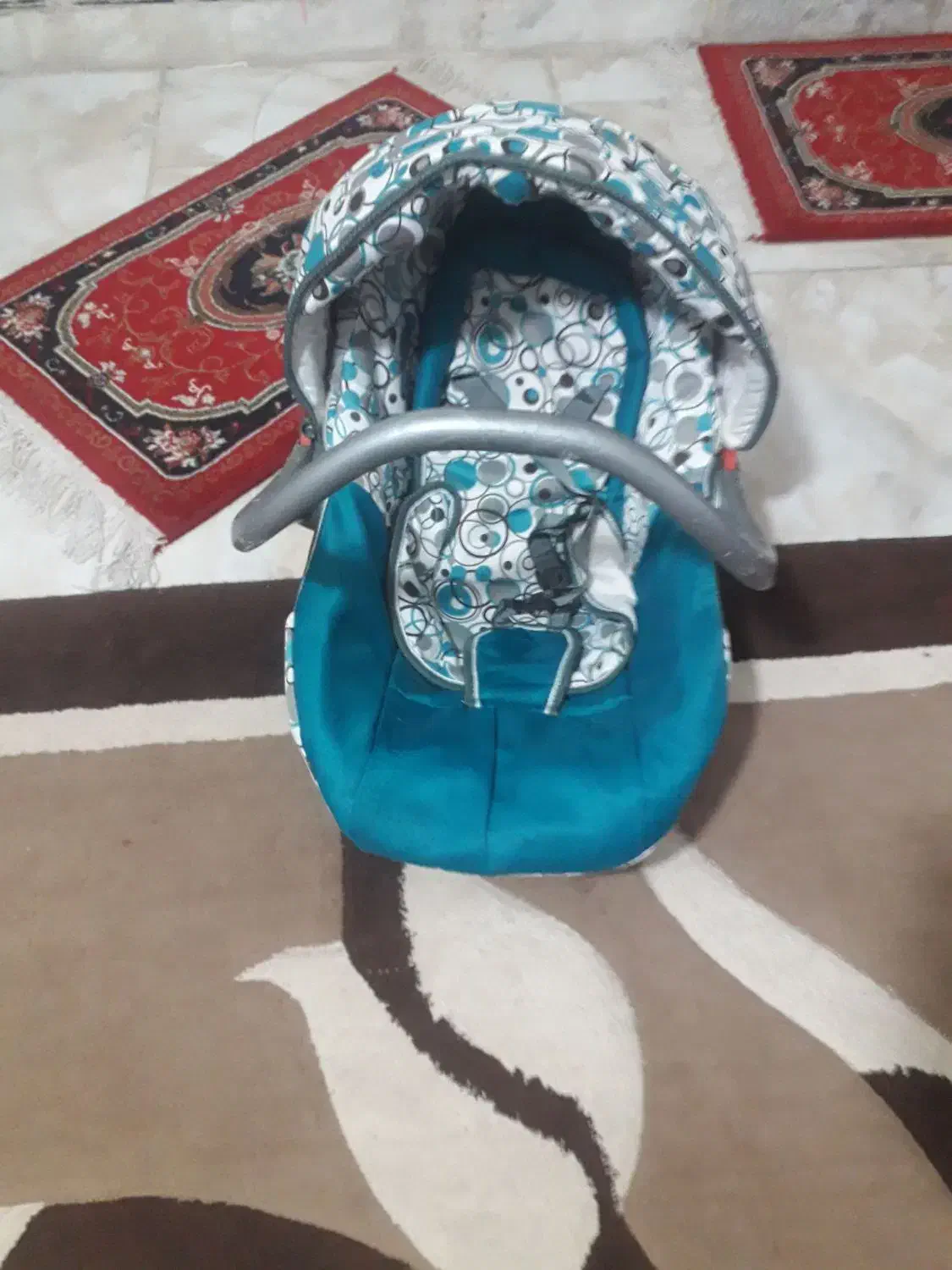 کریر|کالسکه و لوازم جانبی|ساوه, |دیوار