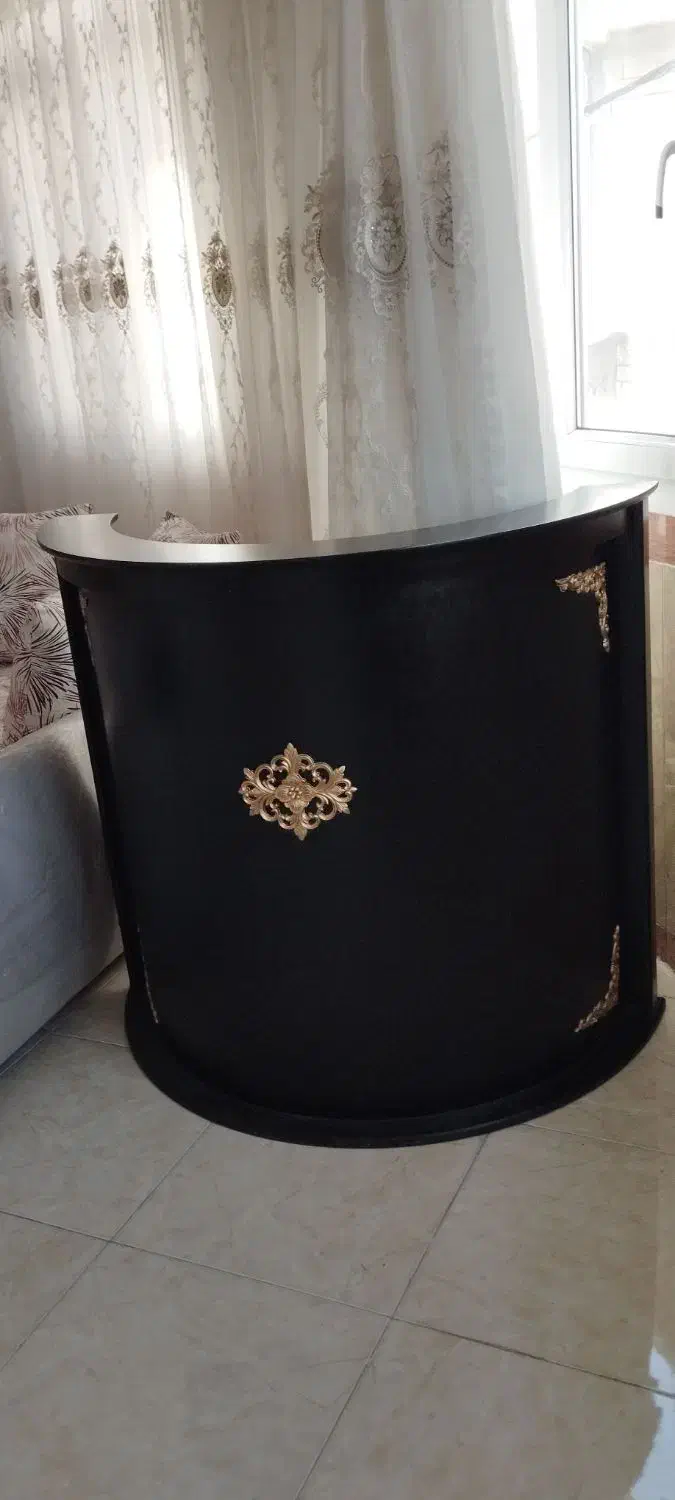 وسایل سالن آرایش|آرایشگاه و سالن‌های زیبایی|ارومیه, |دیوار