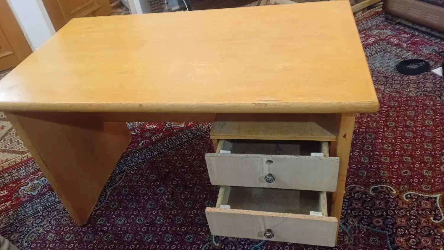 میز تحریر سالم|میز تحریر و کامپیوتر|بروجرد, |دیوار