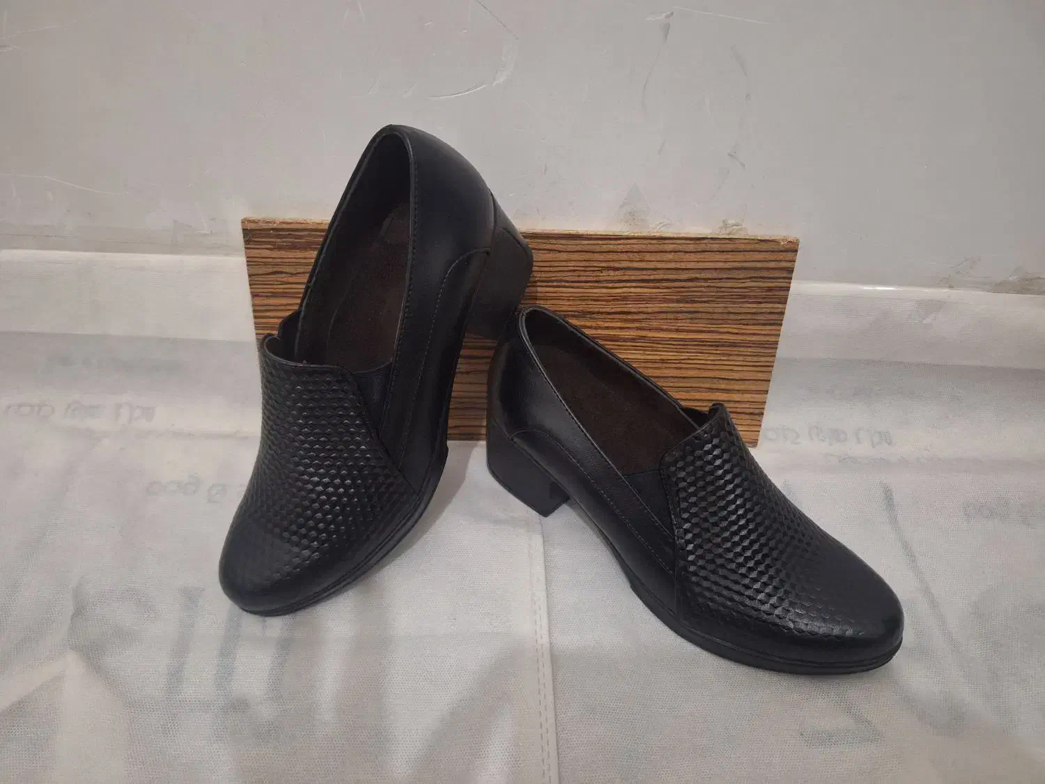 کفش طبی پاشنه دار نو|کیف، کفش، کمربند|قم, منبع آب|دیوار