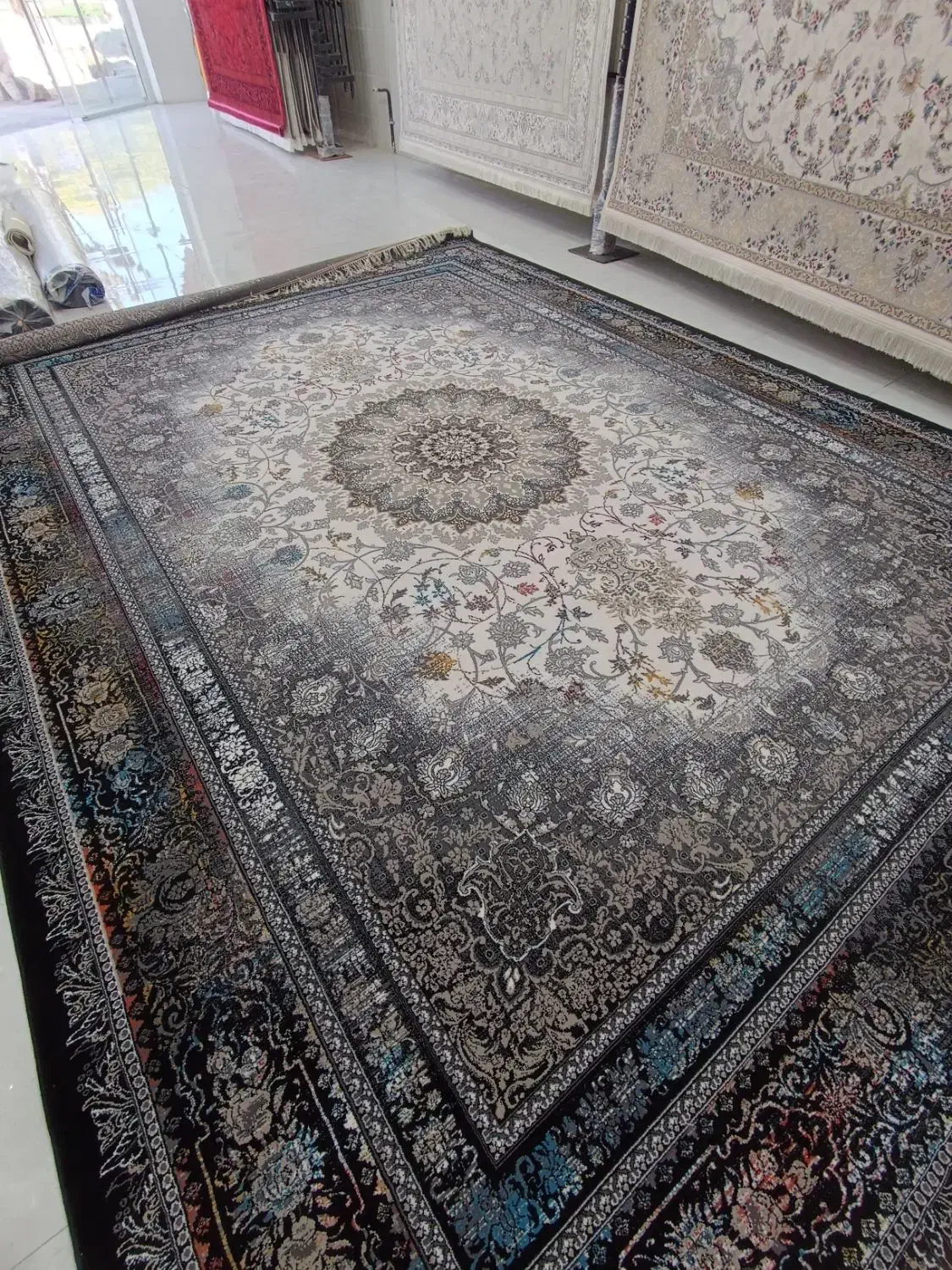 فرش 12متری و9متری قیمت مناسب|فرش|خرم‌آباد, |دیوار