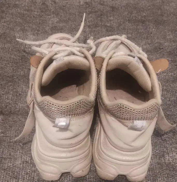 کفش کرم رنگ|کیف، کفش، کمربند|کرمانشاه, |دیوار