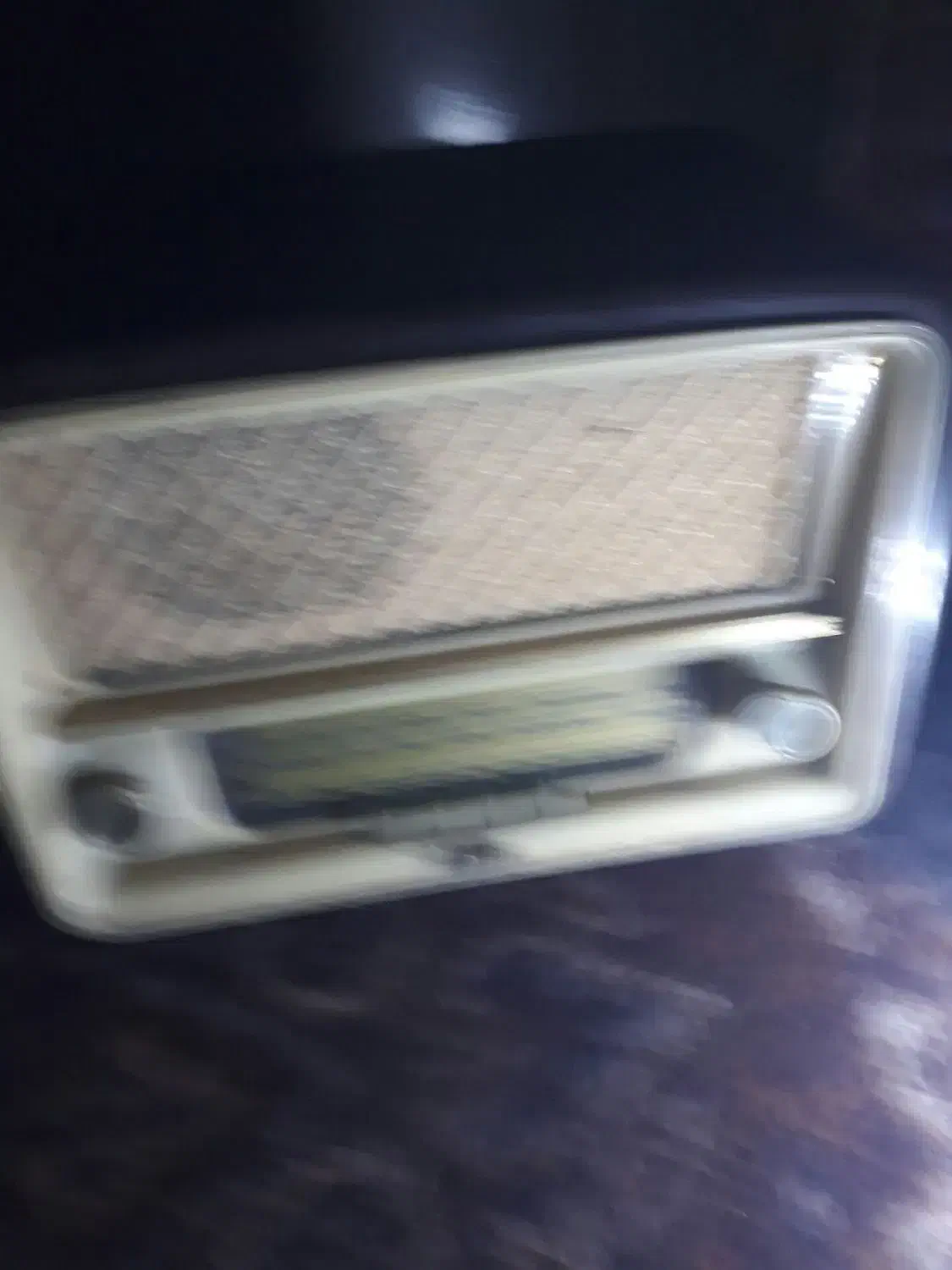 رادیو لامپی قدیمی|کلکسیون اشیاء عتیقه|عجب شیر, |دیوار