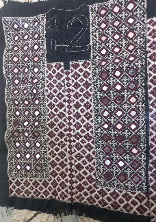 زیاستین|لباس|چابهار, |دیوار