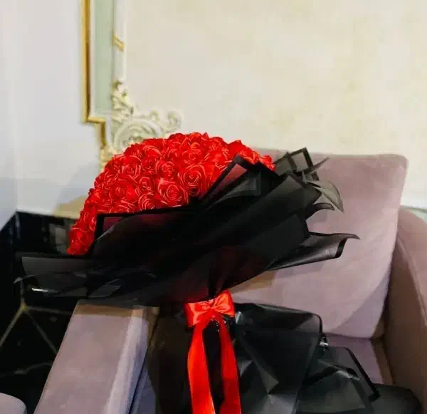 گل  پینترسی|گل مصنوعی|کرمانشاه, |دیوار