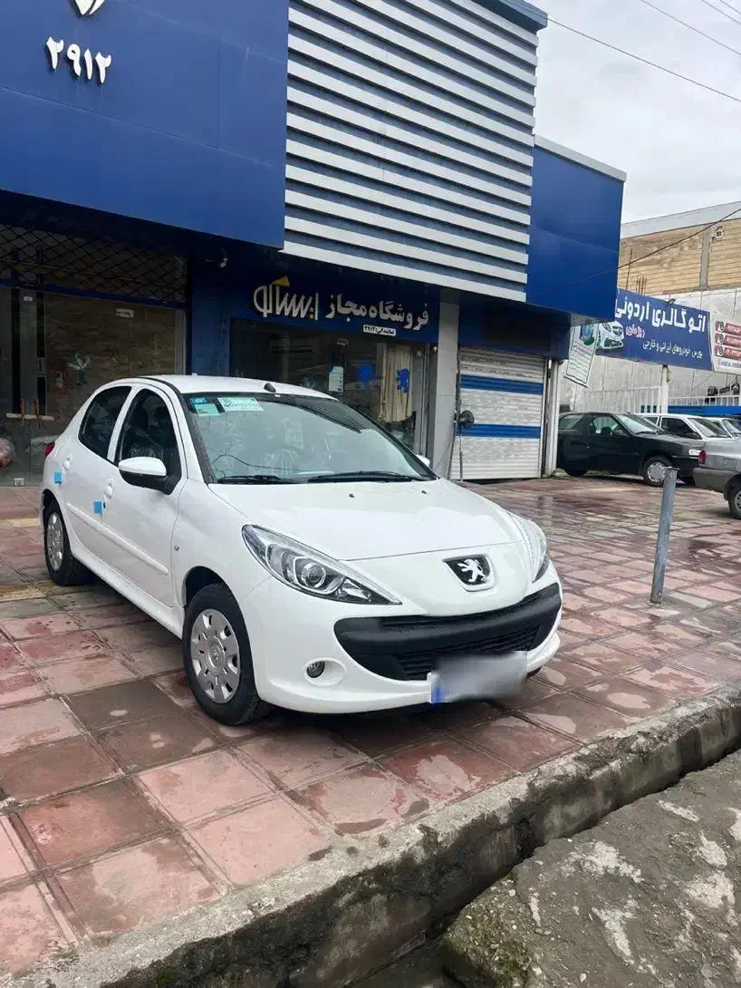 207 سقف فلز سفید دنده ای هیدرولیک Tu5 مدل 1404 خشک|خودرو سواری و وانت|تالش, تالش|دیوار