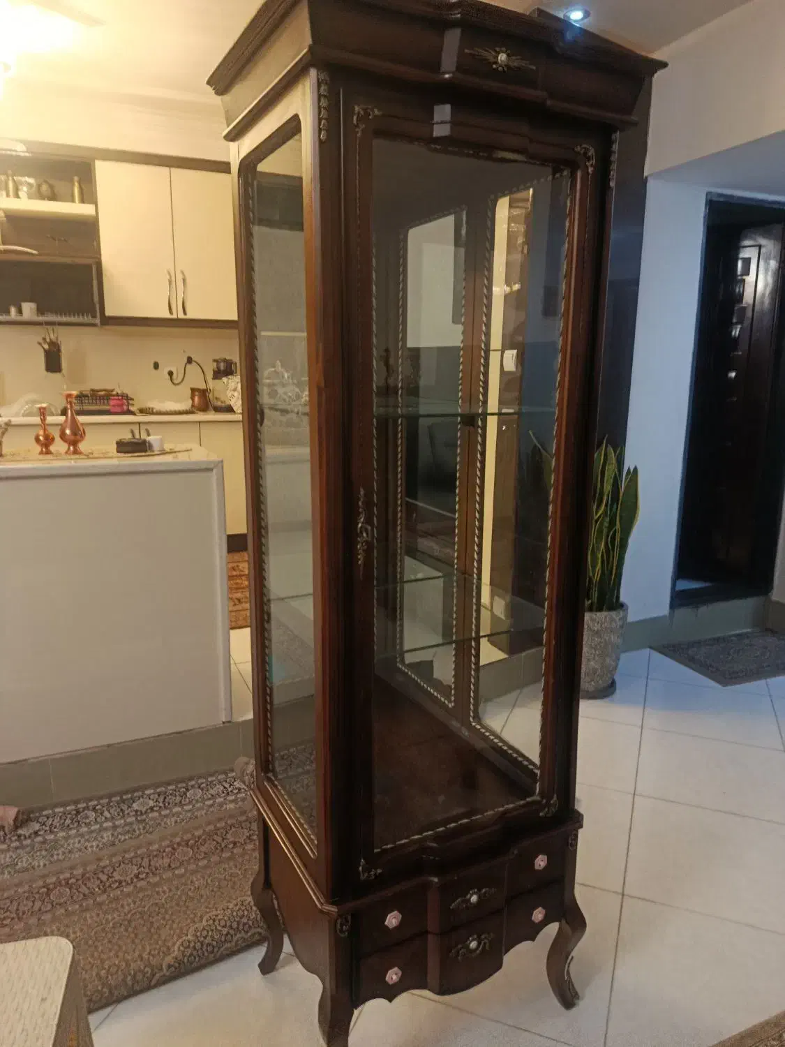 گنجه|بوفه، ویترین، کنسول|قائن, |دیوار