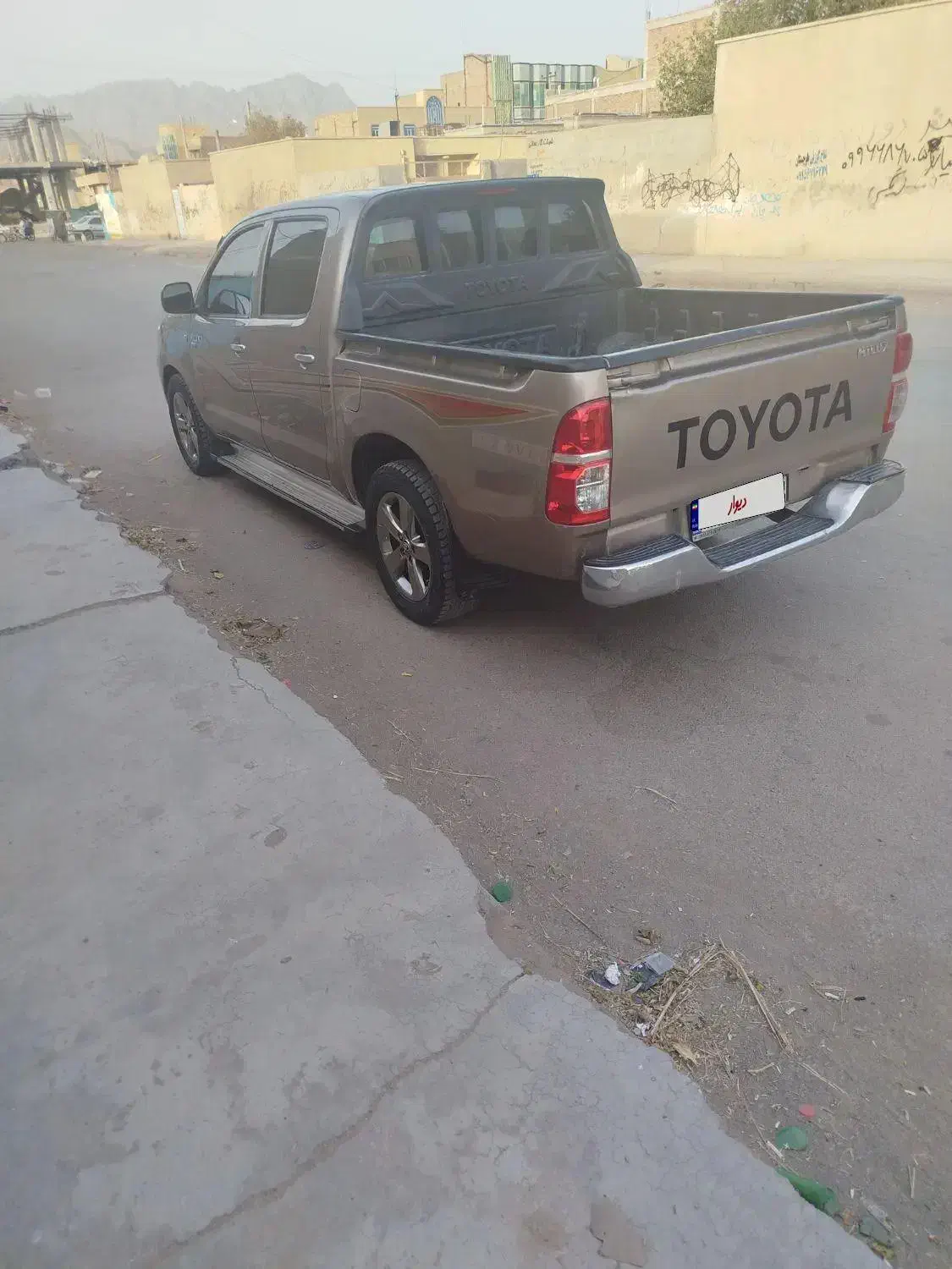 تویوتا هایلوکس معامله با بنز کمپرسی|خودرو سنگین|زاهدان, |دیوار