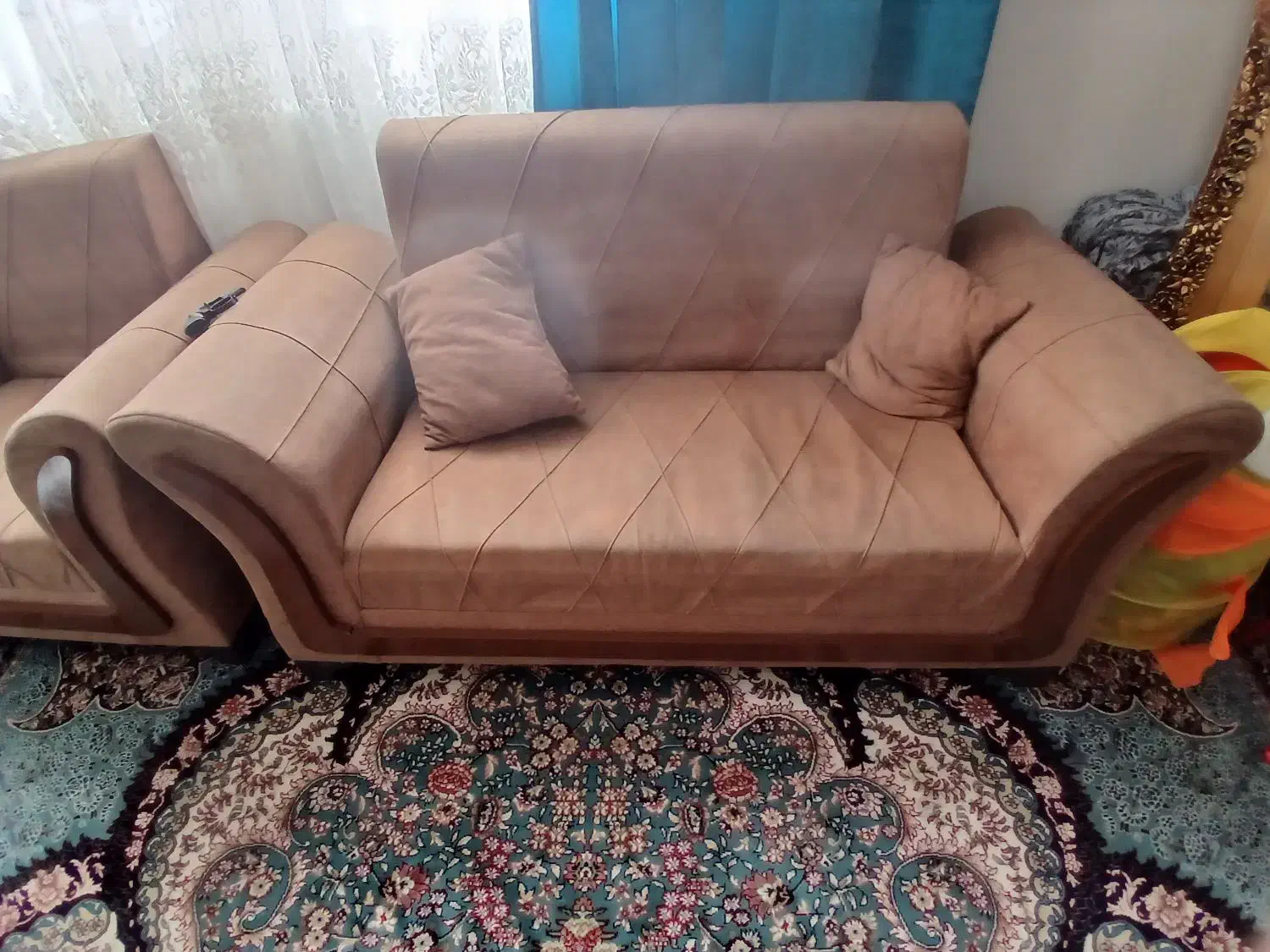 مبل هفت نفره|مبلمان خانگی و میز عسلی|گلبهار, شهر جدید گلبهار|دیوار