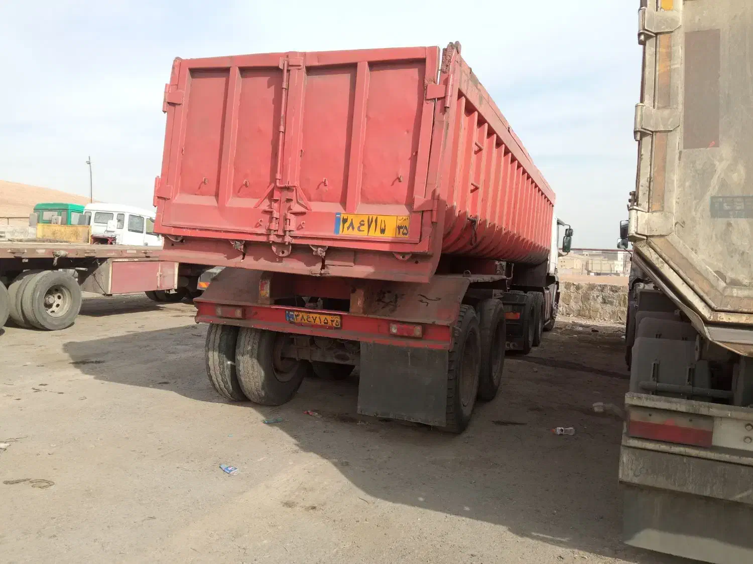 تریلی کمپرسی|ماشینآلات صنعتی|میانه, |دیوار