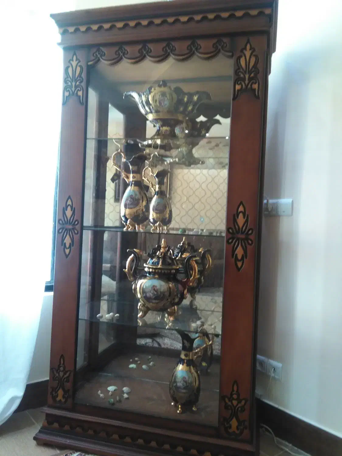 ویترین ومیزآرایش چوبی|بوفه، ویترین، کنسول|کاشان, دانش|دیوار