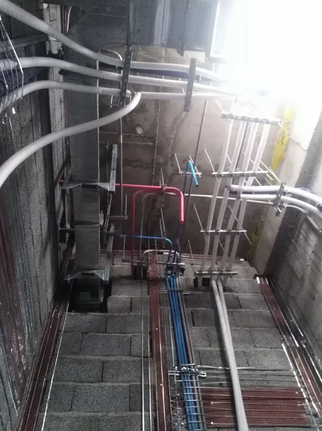 کارگر ساده جهت لوله کشی آب وفاضلاب|استخدام صنعتی، فنی، مهندسی|شیراز, شهرک مهرگان|دیوار