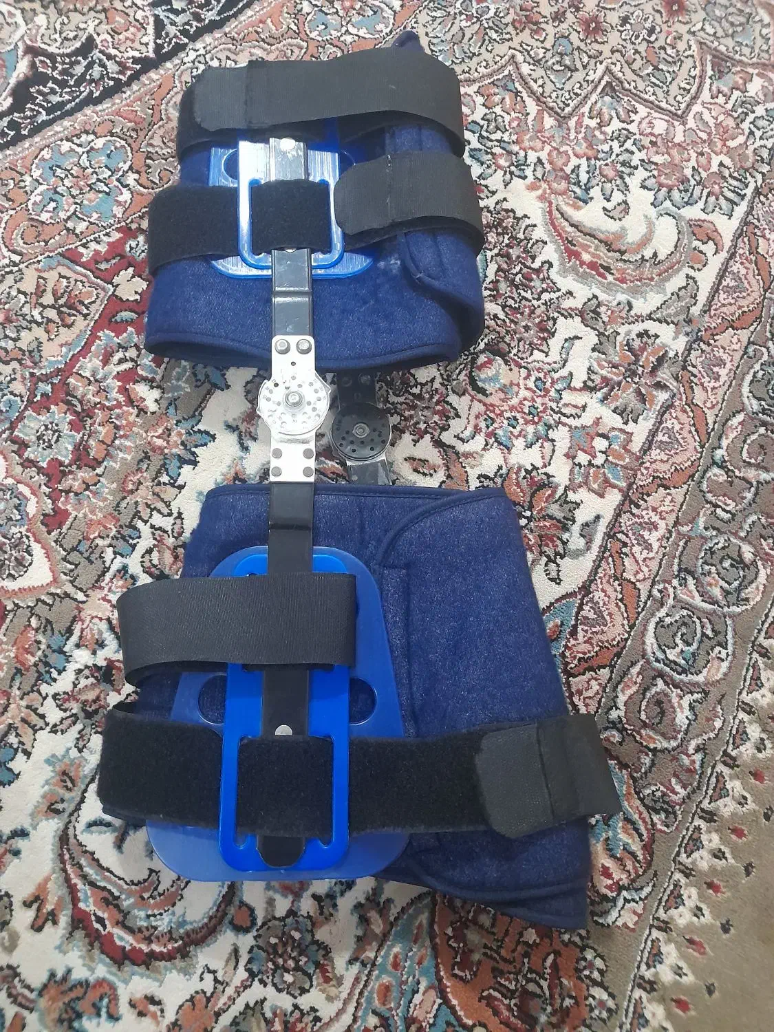 زانو بند مدرج و عصا|پزشکی|میانه, |دیوار