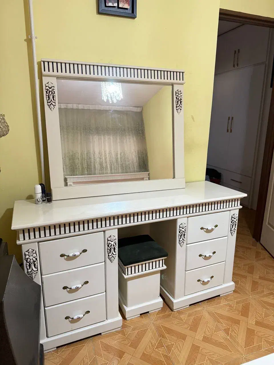 سرویس خواب|تخت و سرویس خواب|کلاچای, |دیوار