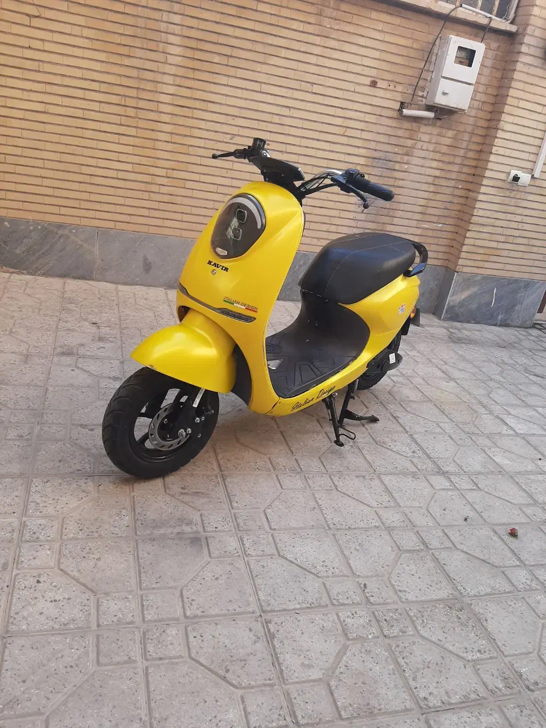 موتور سیکلت برقی|موتورسیکلت|پرند, فاز ۱|دیوار