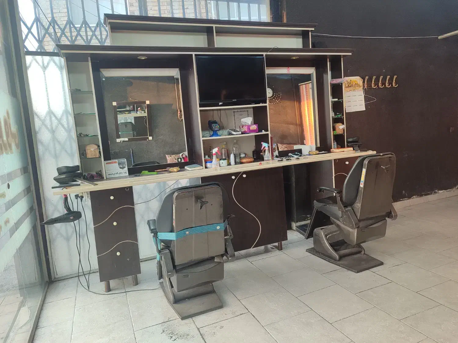 فروش میز و صندلی آرایشگاهی|آرایشگاه و سالنهای زیبایی|عباسآباد, |دیوار