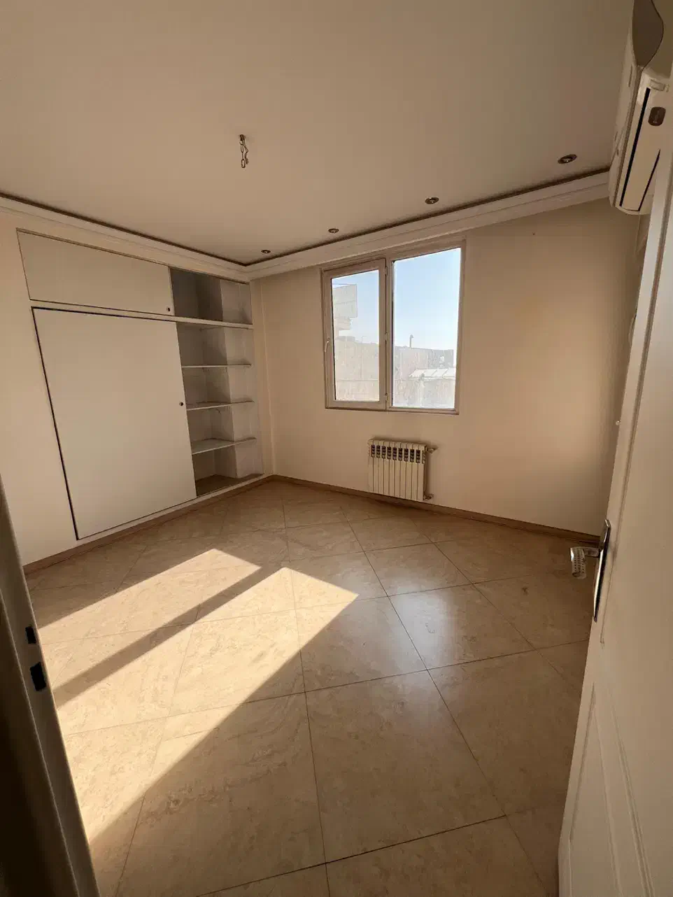 مرزداران آریافر ۹۵ متر ۶ساله بسیار شیک رهن و اجاره