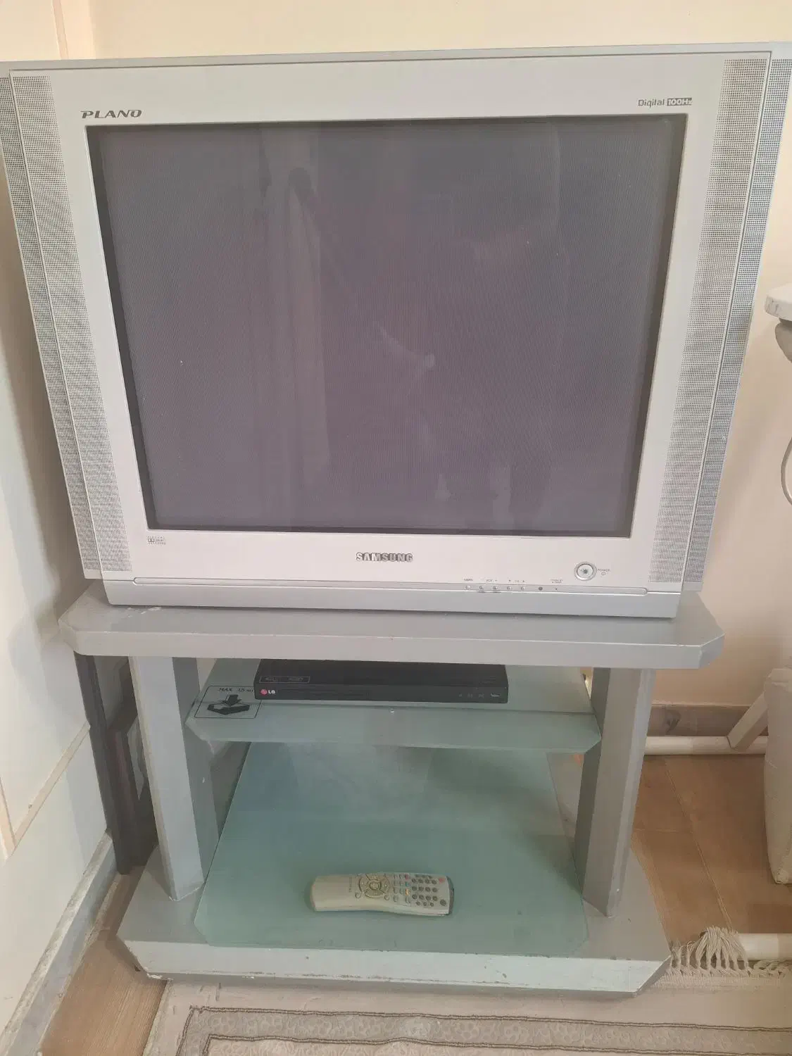 تلویزیون سامسونگ اصل کره ۲۹ اینچ با میزش|تلویزیون و پروژکتور|کرج, گلشهر|دیوار