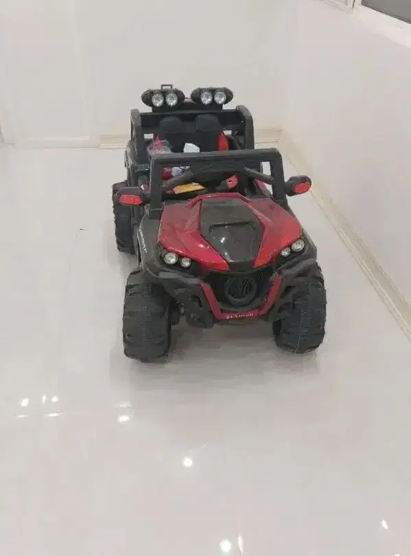 ماشین شارژی 20000000|اسباب‌بازی بچه|قم, بنیاد|دیوار