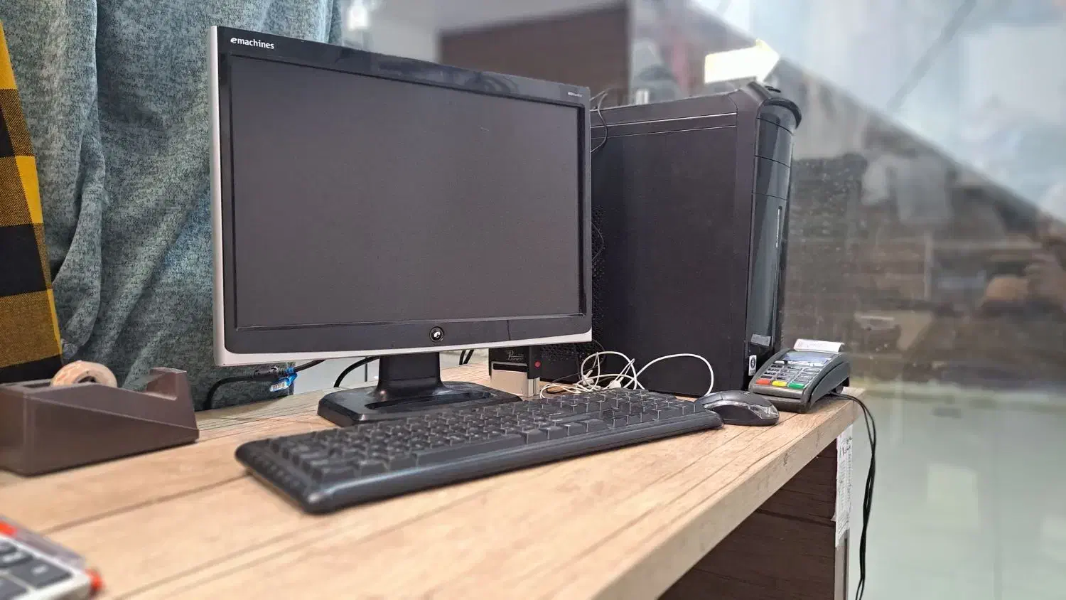 کامپیوتر|رایانه رومیزی|مشهد, مقدم|دیوار