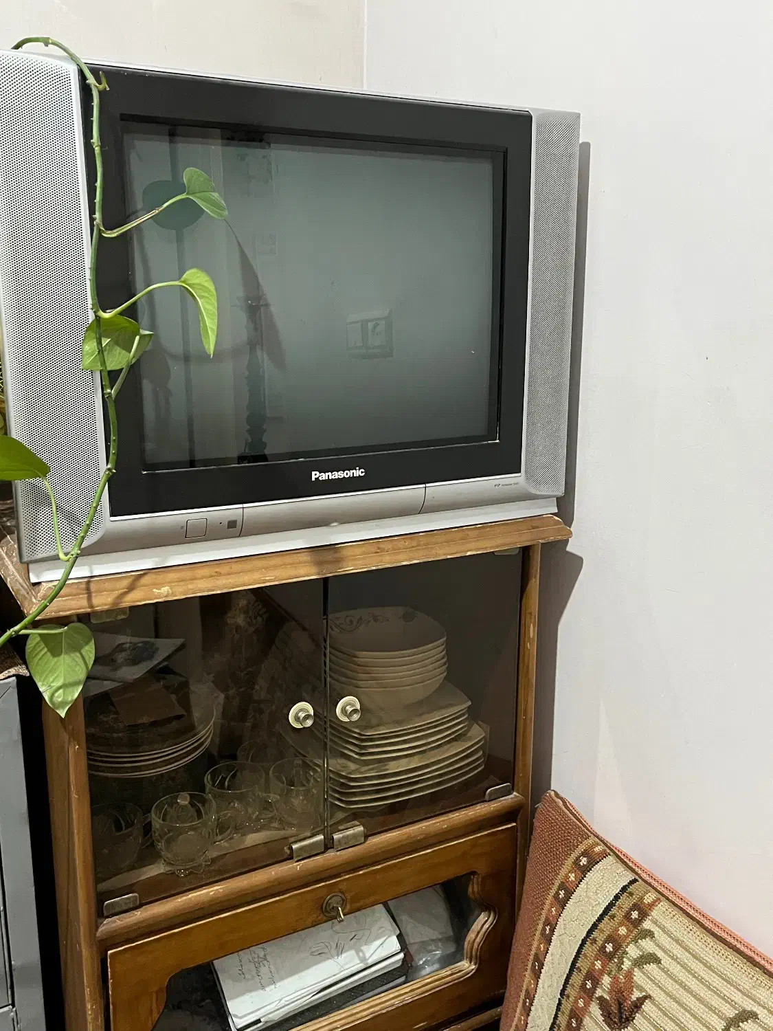 تلوزیون|تلویزیون و پروژکتور|قزوین, |دیوار