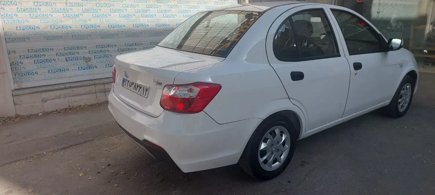 ساینا sمدل ۴۰۲ مانیتوردار|خودرو سواری و وانت|اصفهان, خرم|دیوار