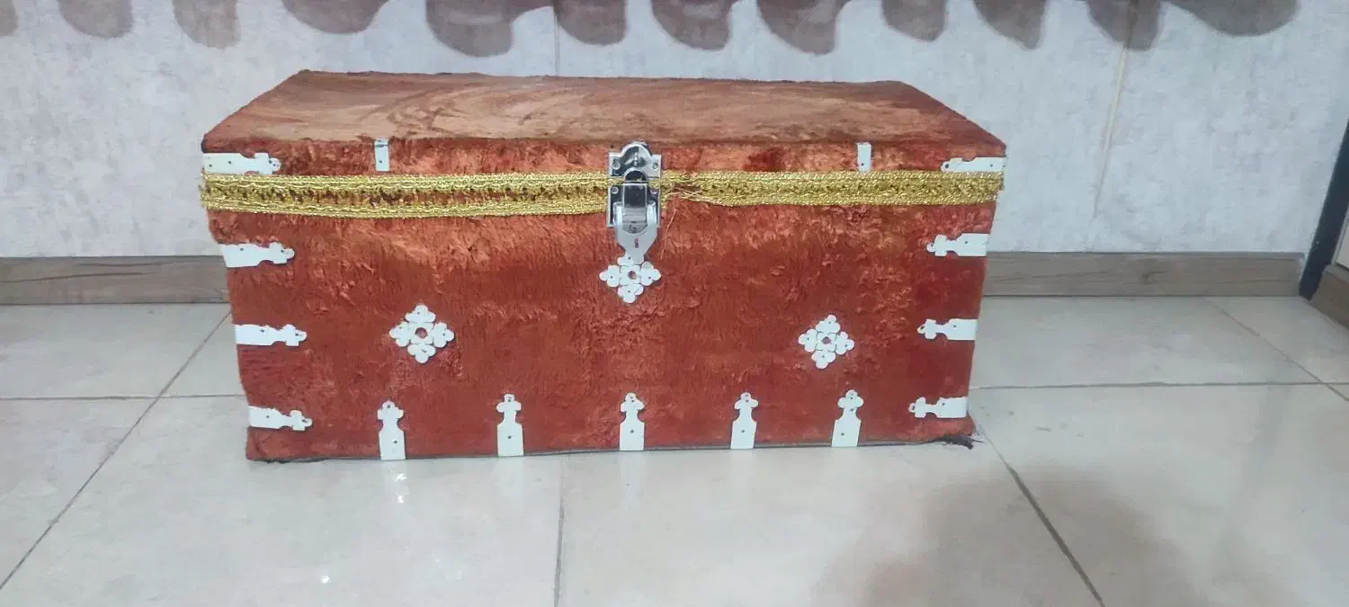 صندوق قدیمی|کلکسیون اشیاء عتیقه|لنجان, |دیوار