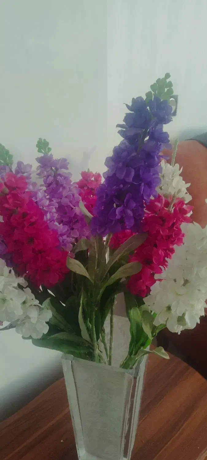 گل مصنوعی همراه گلدان کریستال|گل مصنوعی|خرم‌آباد, |دیوار