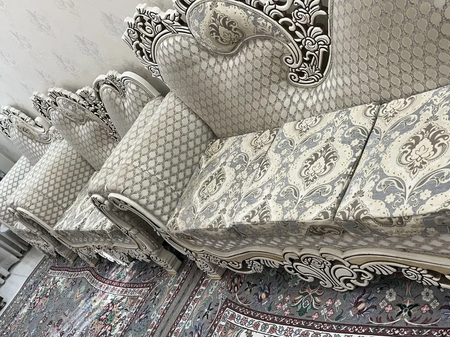 مبل سلطنتی ۷ نفره کاملانو و تمیز|مبلمان خانگی و میز عسلی|کرج, حصارک بالا|دیوار