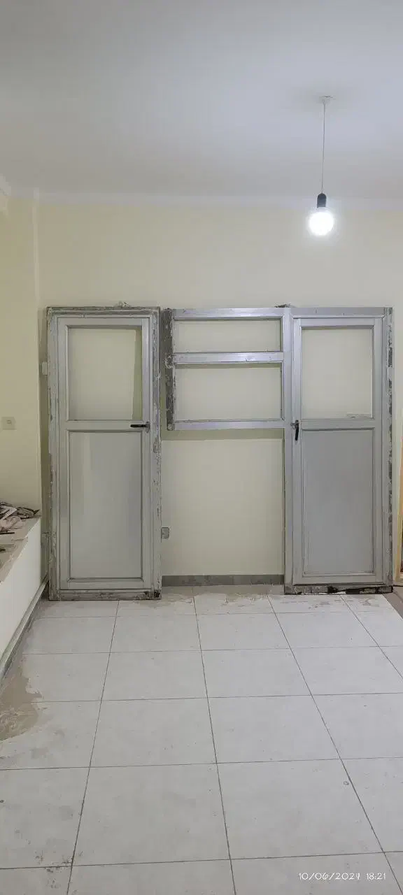 درب آلمینیومی|مصالح و تجهیزات ساختمان|نیشابور, شهرک قدس|دیوار