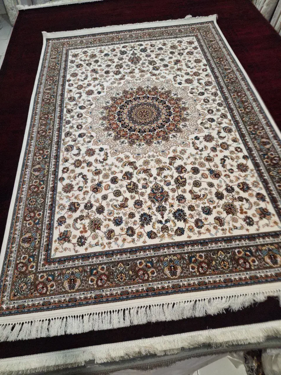 فرش. 9متری/1200شانه /تخفیف ویژه صدرصد نخ اکرلیک|فرش|سیرجان, |دیوار