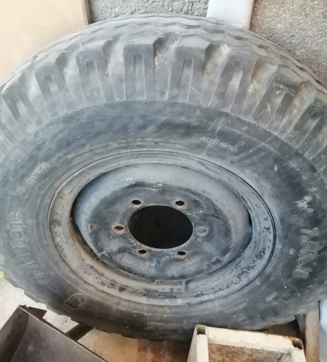 لاستیک|قطعات یدکی و لوازم جانبی|شیراز, کوشک میدان|دیوار