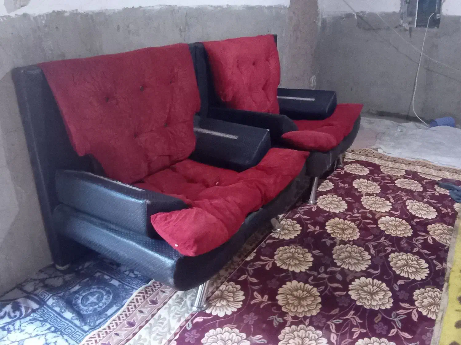 ۲عددمبل یک نفر برای مغازه دارها.روستای شندان|مبلمان خانگی و میز عسلی|سیب و سوران, |دیوار