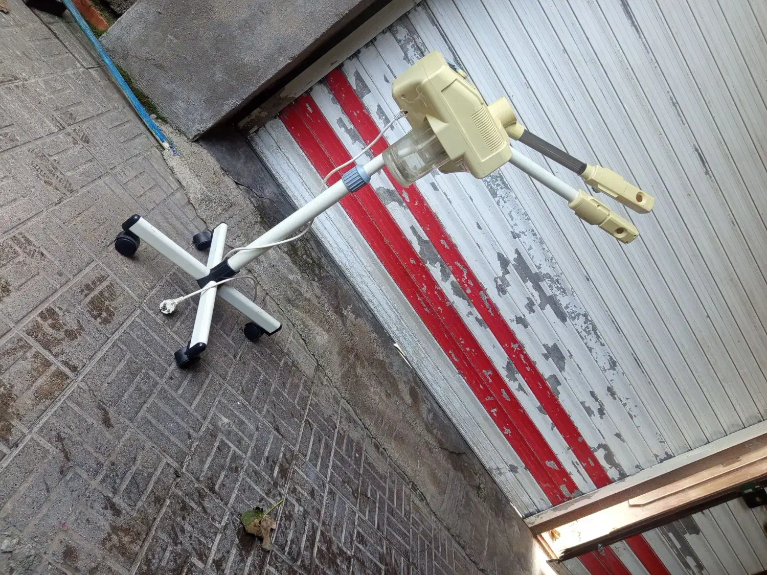 دستگاه بخور و تخت پاکسازی|آرایشی، بهداشتی، درمانی|سنگر, |دیوار