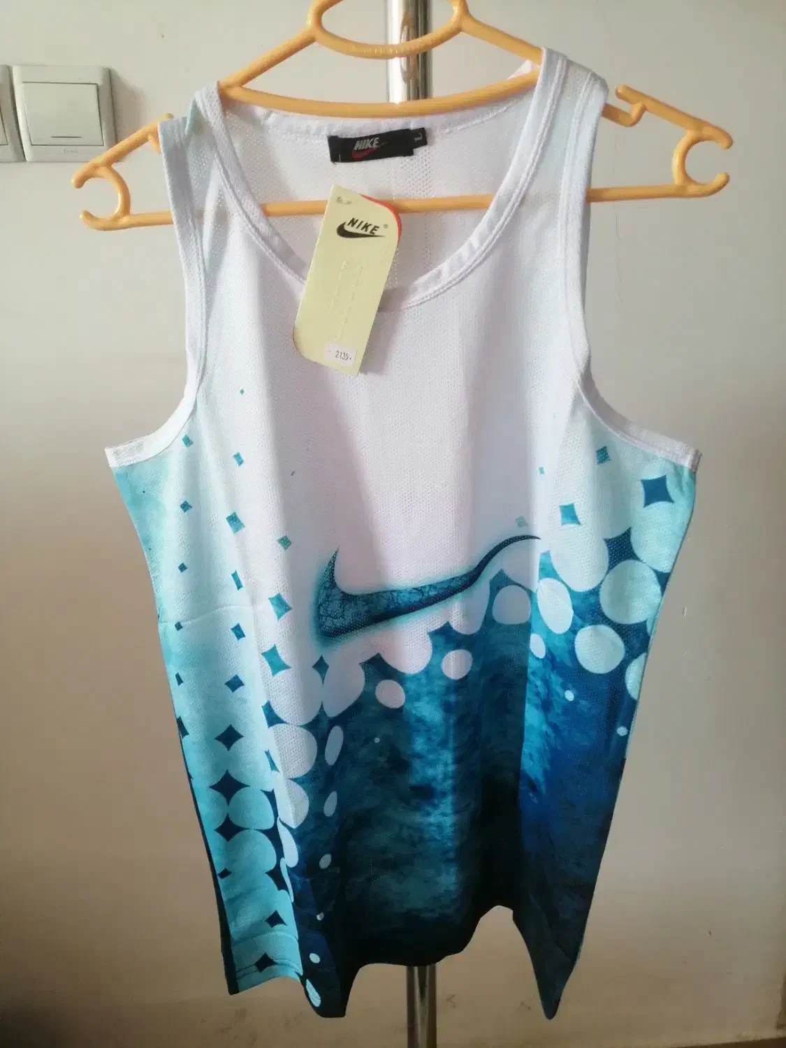 لباس پسرانه|لباس|صدرا-فارس, فاز ۱|دیوار